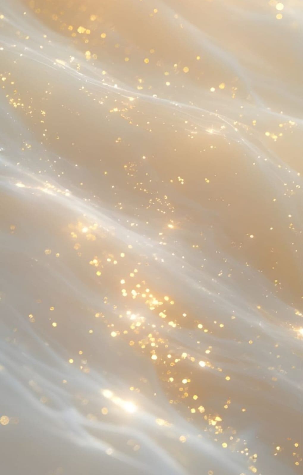 Reflets dorés sur l'eau — texture lumineuse et subtile